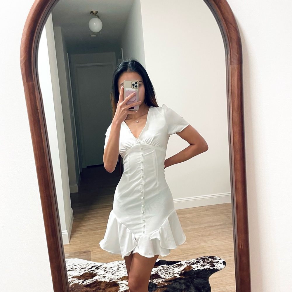 Elegant White Ruffle Mini Dress
